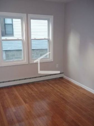 Foto del edificio - 114 Glenville Ave