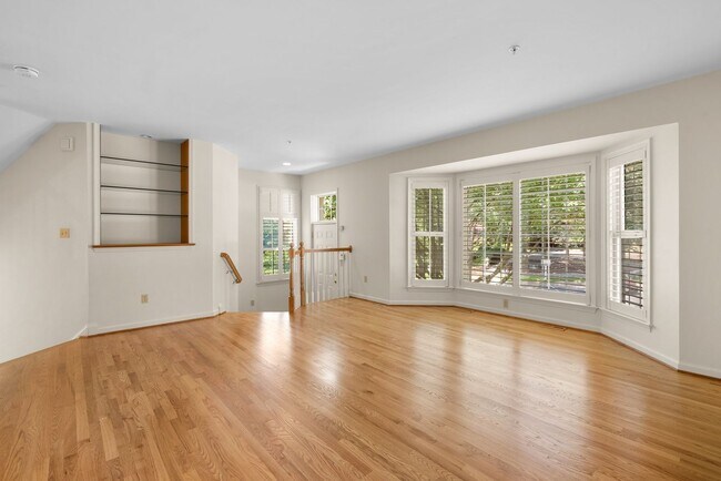 Foto del edificio - 3 Bed 3.5 Bath - Rockville Townhome - 2 Ca...