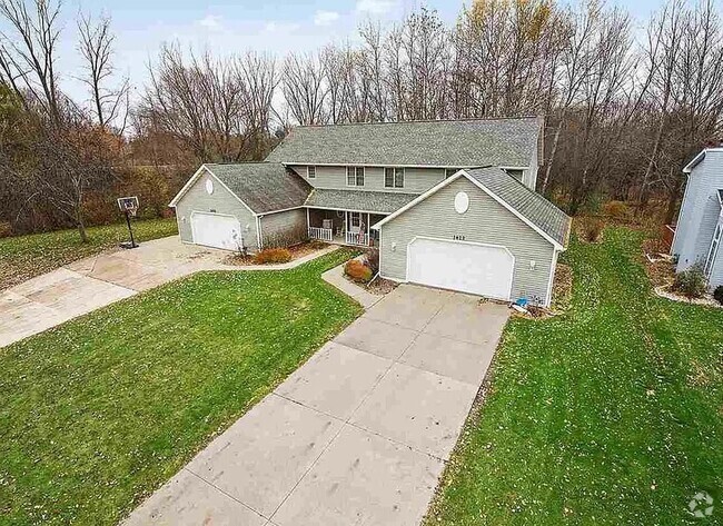 Building Photo - 1425 Cardinal Ln