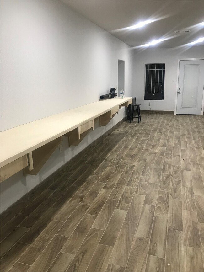 Foto del edificio - 7424 Lindencrest St