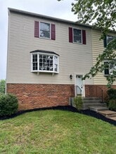 Building Photo - 927 Meadowlark Dr
