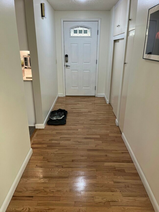 Foto del edificio - 1457 Ranchwood Dr