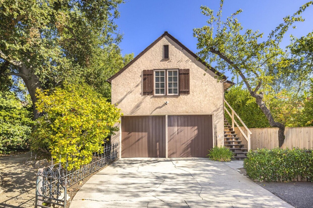 Foto principal - 1 Bed, 1 Bath Standalone ADU w/ Laundry & ...