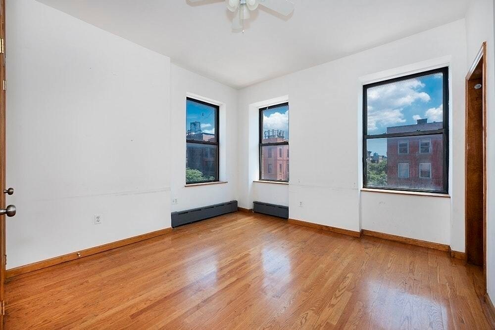 Primary Photo - 117 2nd Ave