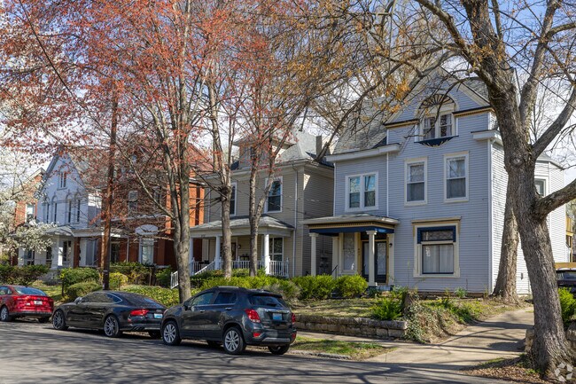 Homes in Original Highlands are close together with porches on most of the homes.