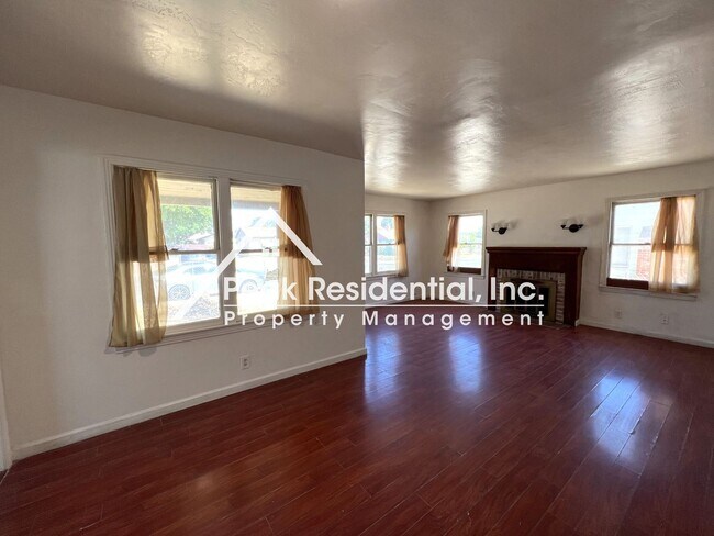 Foto del edificio - 3 br, 2 bath House - 6012 Sampson Blvd