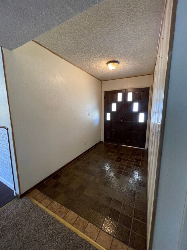 Building Photo - 737 Sonora Ave