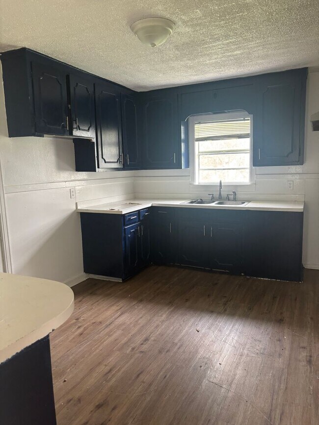 Foto del edificio - 1734 Dixie Dr