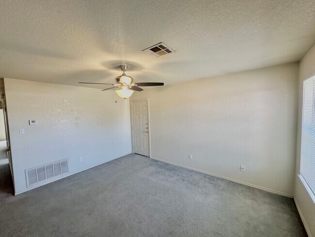 Building Photo - 2702 Edgefield St