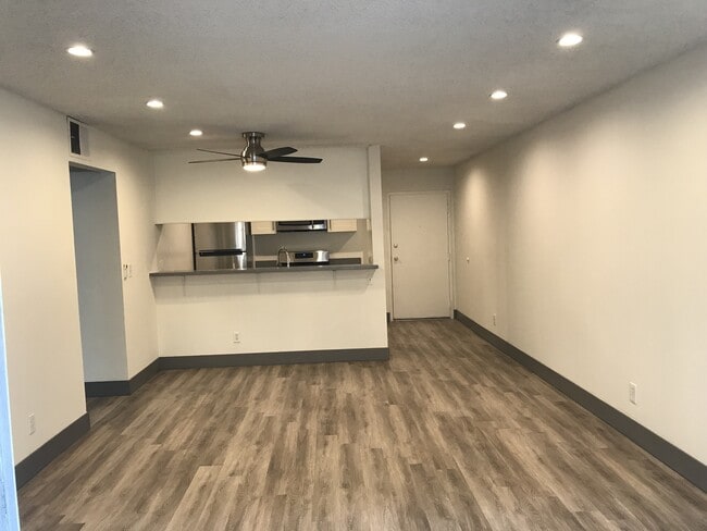 Foto del edificio - 3715 S Canfield Ave