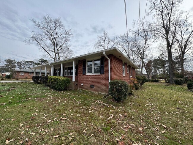 Building Photo - Cozy 3/2 Brick House with bonus room in West Rome- $1,595