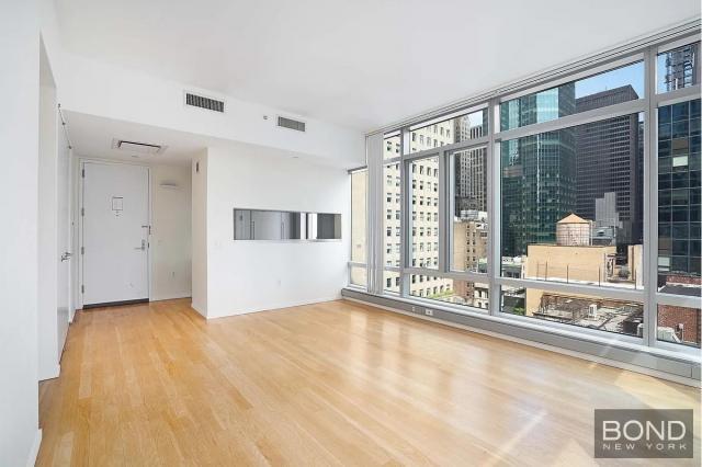 Foto principal - 1 bedroom in New York NY 10036