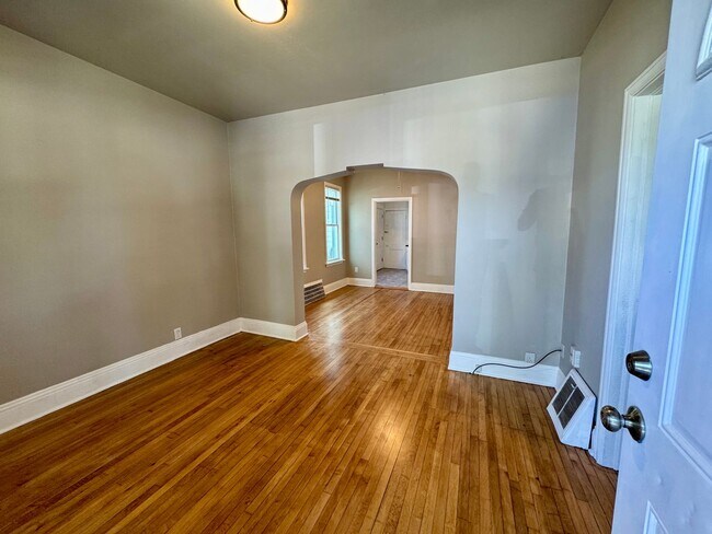 Building Photo - 3461 E Plankinton Ave