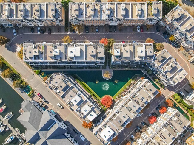 Foto del edificio - 1239 Harbor Island Walk