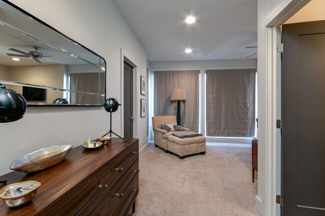 Building Photo - LUXURY TOWNHOME HOME - West Side!