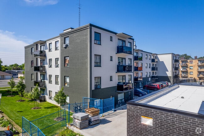 Building Photo - 286 Finch Avenue W