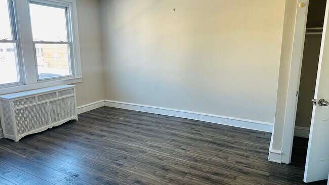 Foto del edificio - 4442 Overbrook Ave