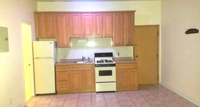 Primary Photo - 8711 5th Ave