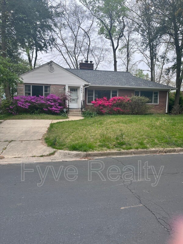 Primary Photo - 307 Plymouth St