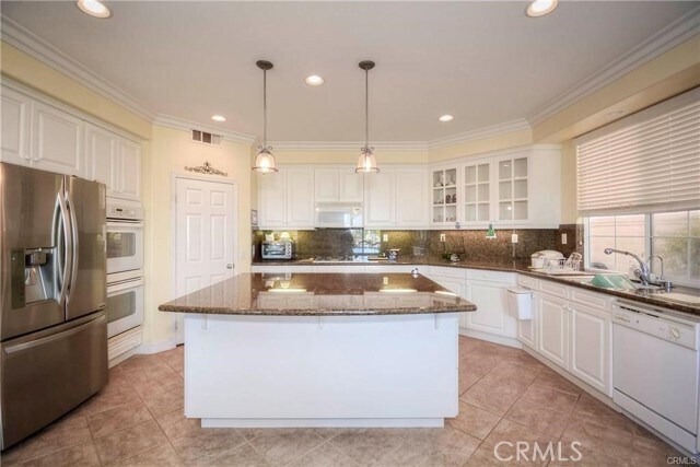 Building Photo - 45316 St Tisbury St