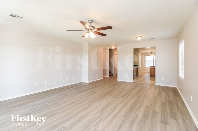 Building Photo - 4285 E Whitehall Dr