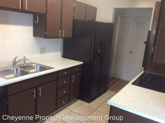 Foto del edificio - 2615-2617 E 17th St
