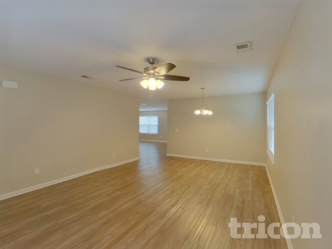 Building Photo - 237 Tea Olive Ave