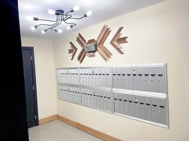 Foto del edificio - 520 W Oakdale Ave
