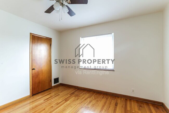 Foto del edificio - 4187 Indianola Ave