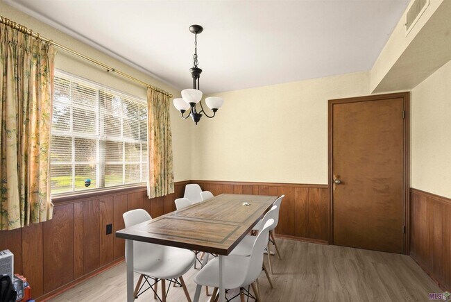 Foto del edificio - 5240 Heritage Dr