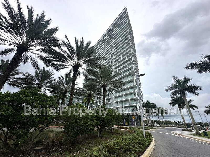 Photo - 2000 Metropica Way