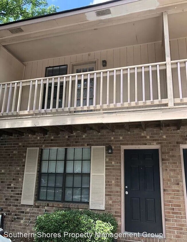 Primary Photo - 2 br, 1.5 bath House - 106 Muir Ct. Apt B