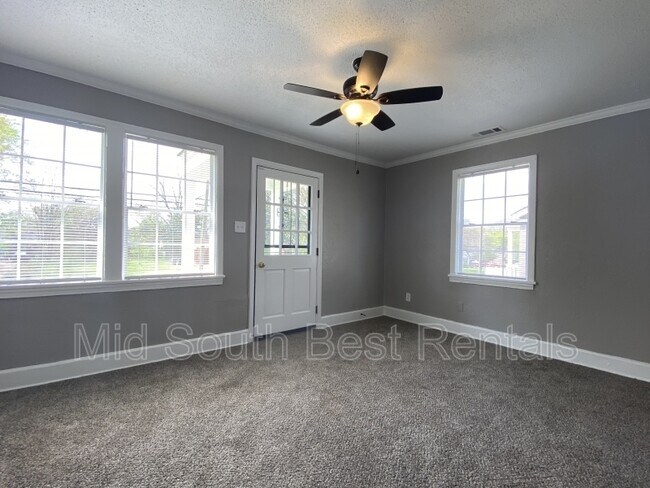 Foto del edificio - 1372 Cooper St