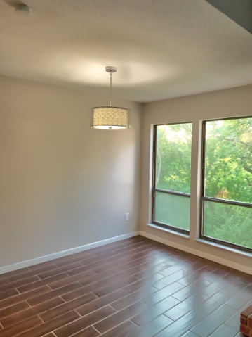 Building Photo - Freshly Painted and Clean Condo in Indian ...