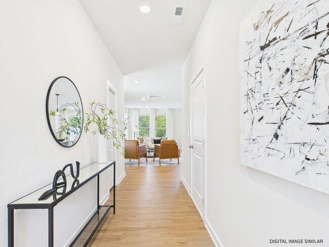 Foto del edificio - Brand New Beautiful Townhome! Small Pets Welcome! Attached Garage!