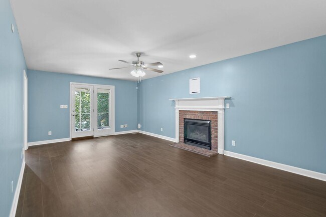 Building Photo - Beautiful 4 Bedroom/ 2 Story Home