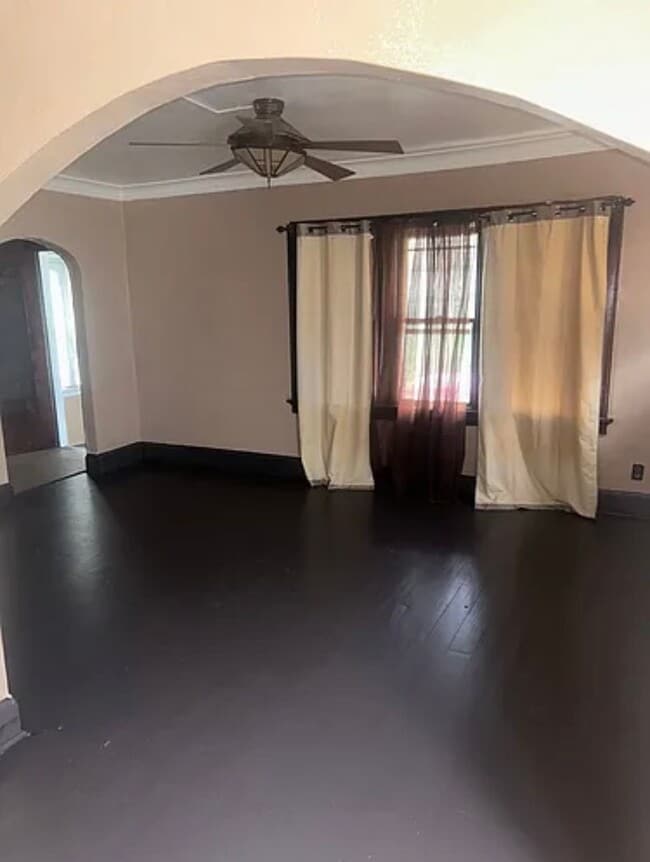 Building Photo - 3BEDRM SINGLE FAMILY HOME or DAYCARE AVAIL 6/1