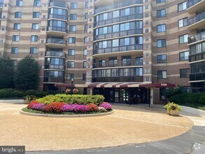 Building Photo - 8360 Greensboro Dr