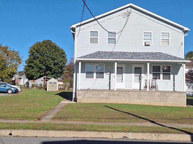 Foto del edificio - 145 Honeymoon St