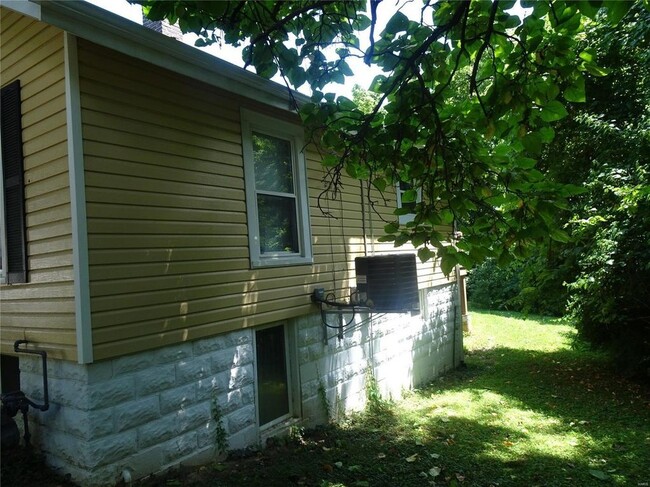 Building Photo - 436 Meacham St