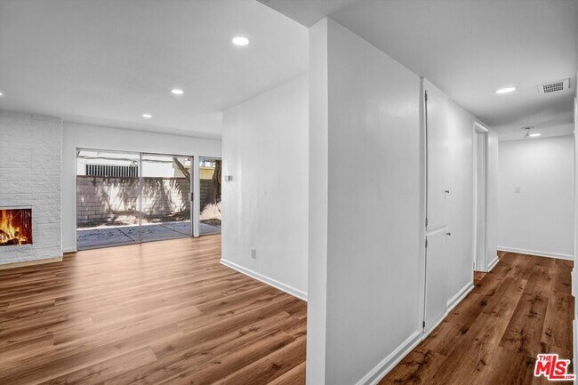 Foto del edificio - 3670 Greenfield Ave