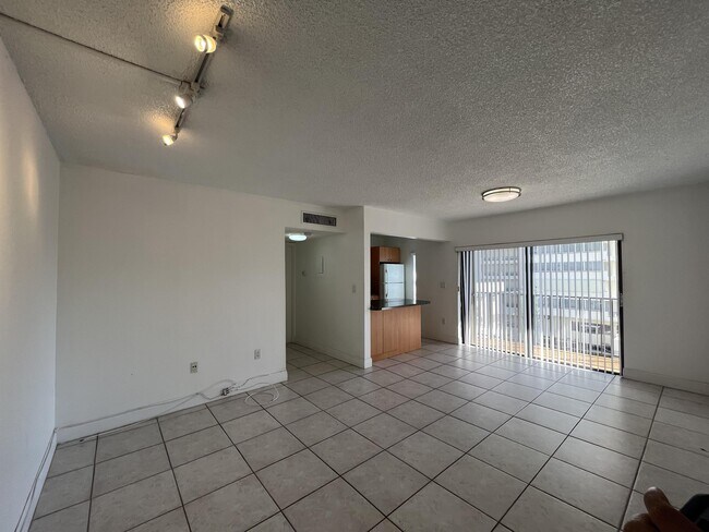 Foto del edificio - 6445 Indian Creek Dr