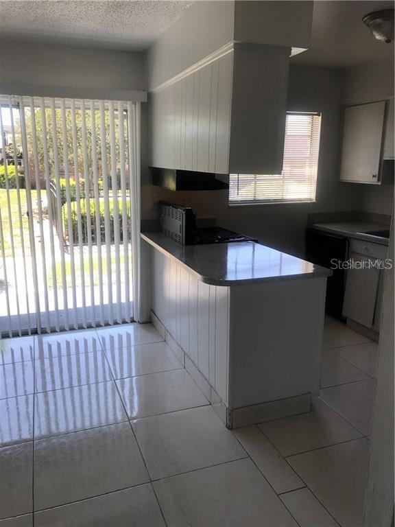 Foto del edificio - 5325 Curry Ford Rd