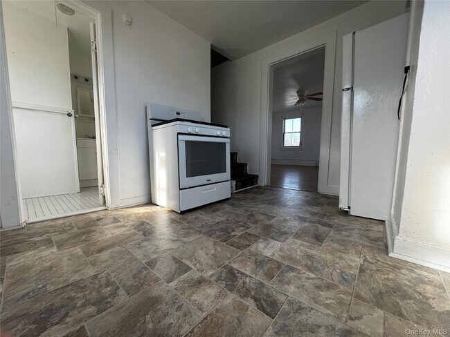 Foto del edificio - 239 W Main St