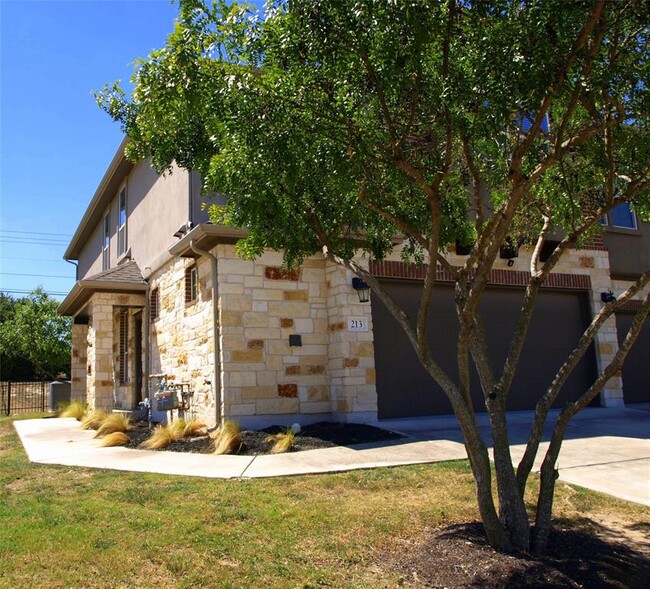 Building Photo - 213 Parable Cove