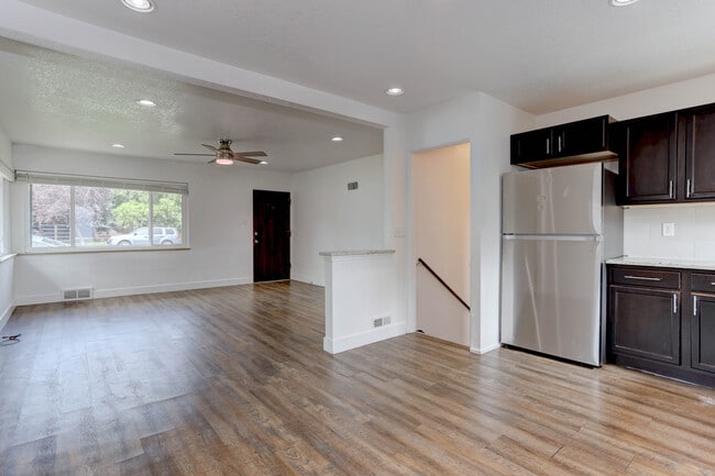 Building Photo - 740 19th St