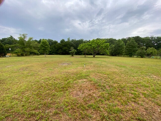 Foto del edificio - 3 Bedroom home on 1 Acre in Jennings