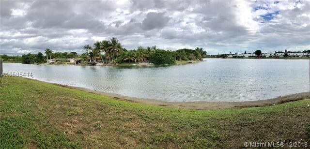 Foto del edificio - 8303 SW 142nd Ave