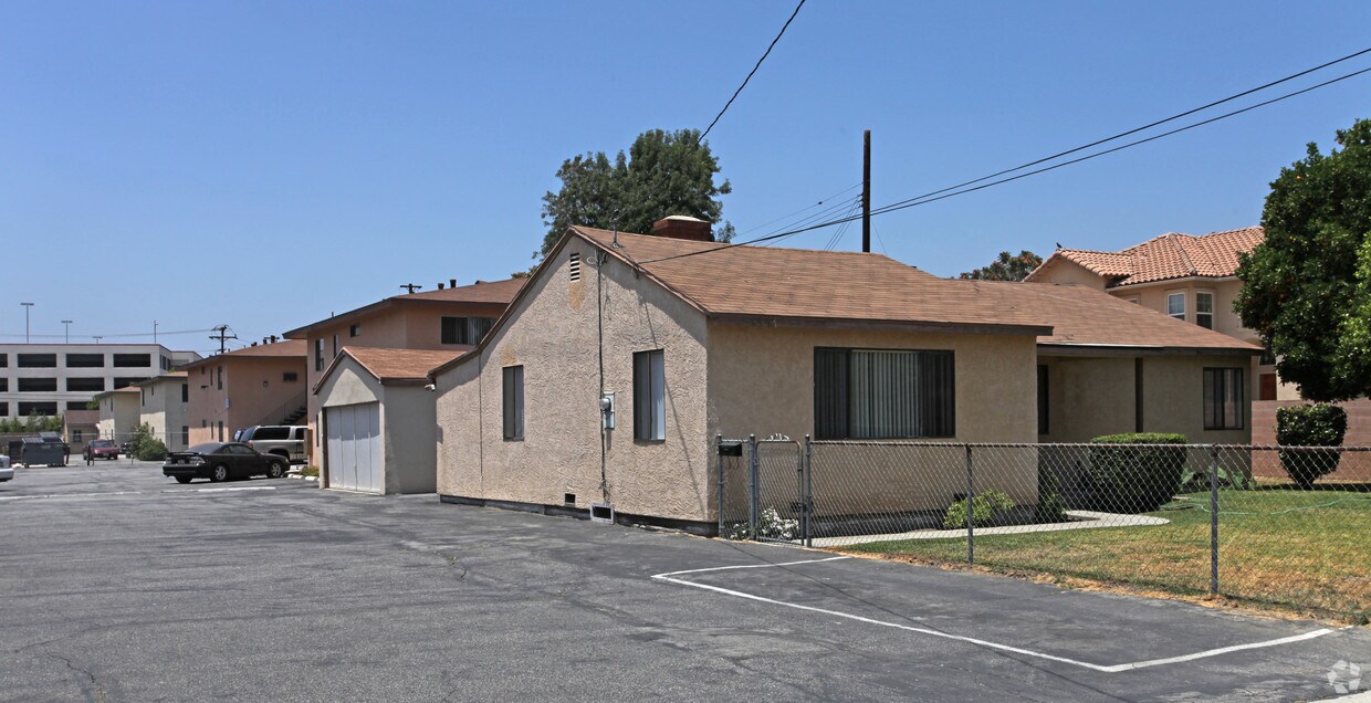 Primary Photo - 3527 Whistler Ave
