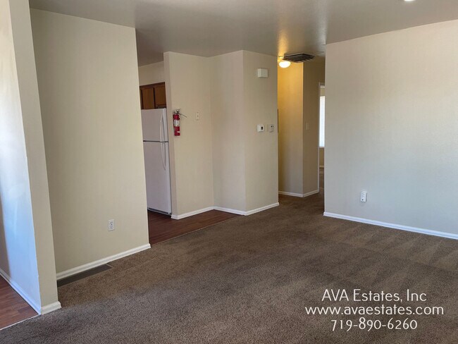 Building Photo - 531 S Angus Ave